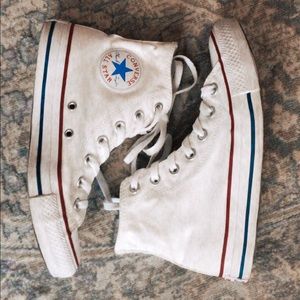 White Converse Chuck Taylor All Star Hightops